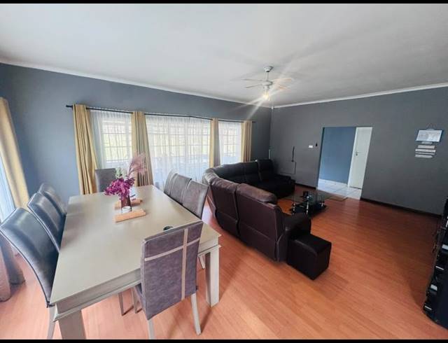 3 BEDROOM HOUSE FOR SALE IN WOODLANDS